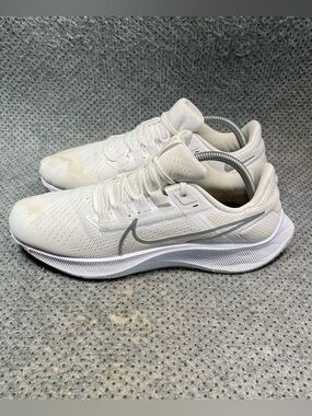 Nike Air Zoom Pegasus 38 Running Shoes Size 10.5 Women’s.